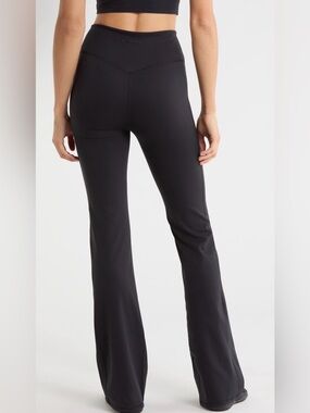 NikeSKIMS Matte Slim Flare Leggings, size XS brand new with tags.